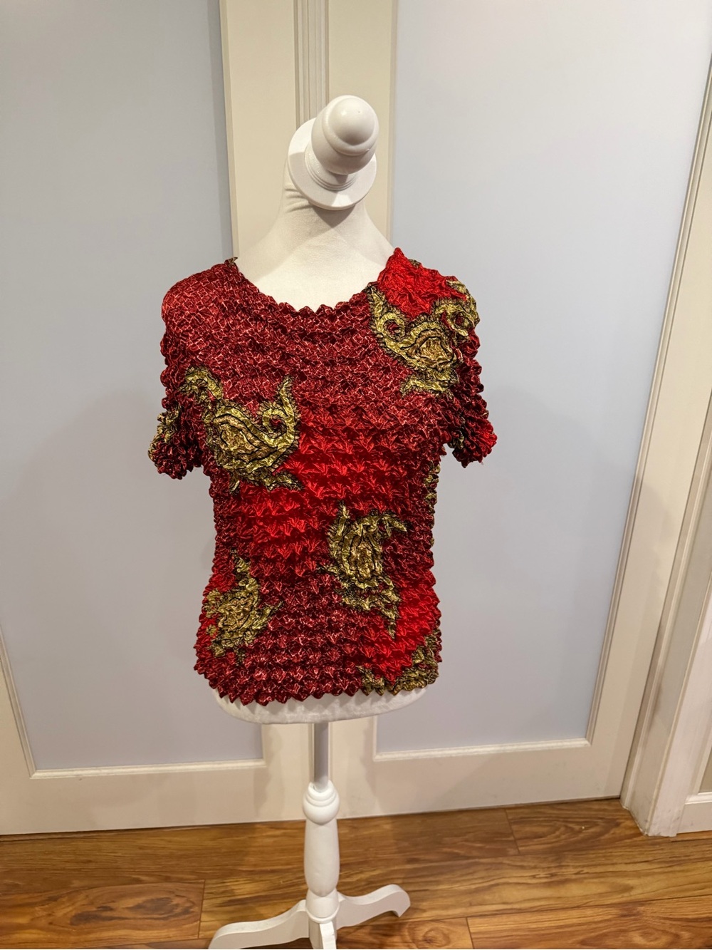Women's Red Short Sleeve Textured Top with Gold Accent